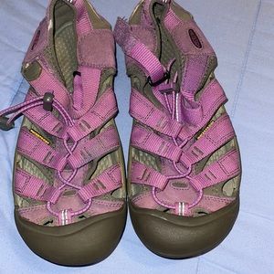 Keens girl sandals purple